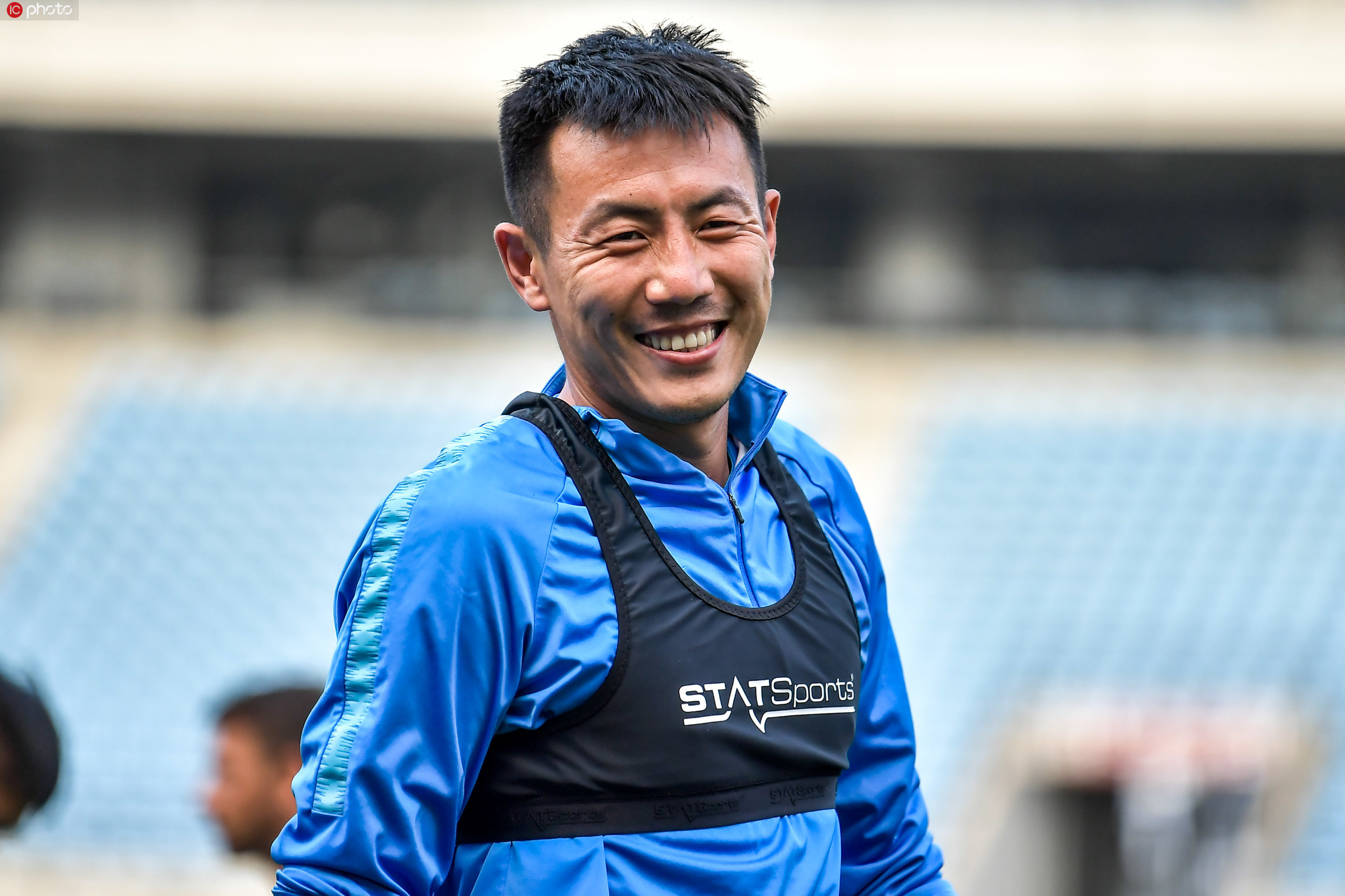 包含东亚区球员伤愈复出，引发球队士气飙升的词条